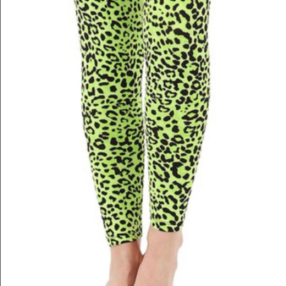 NWT green cheetah leggings